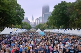 Parkway Run 2024 - crowd on parkway