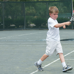 sean playing tennis