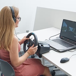 Teen using virtual driving assessment system